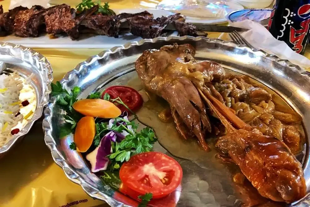 رستوران معین درباری