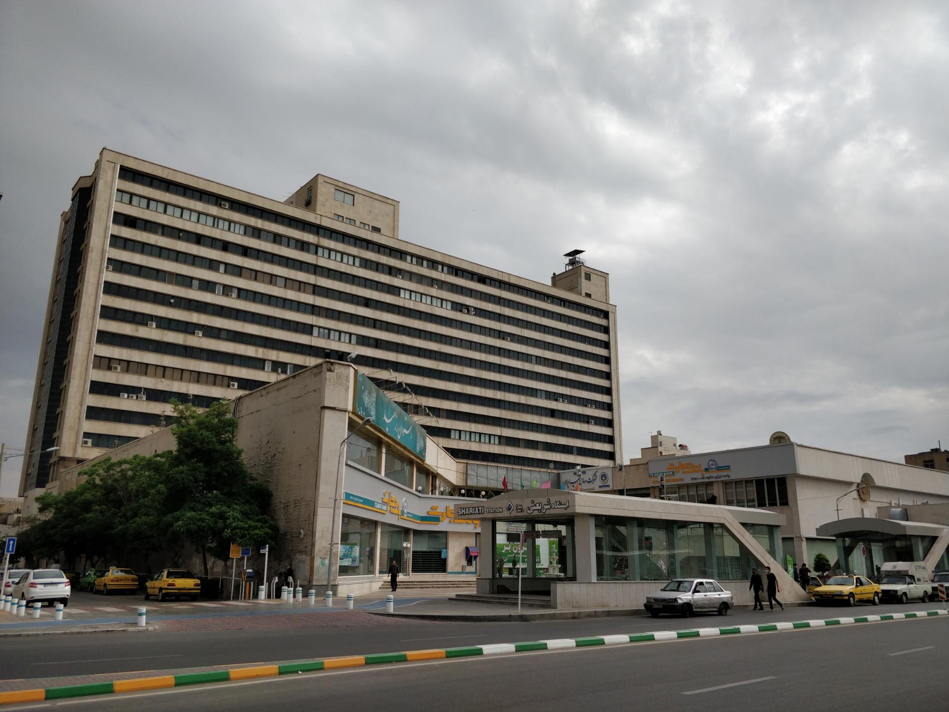 زیست خاور